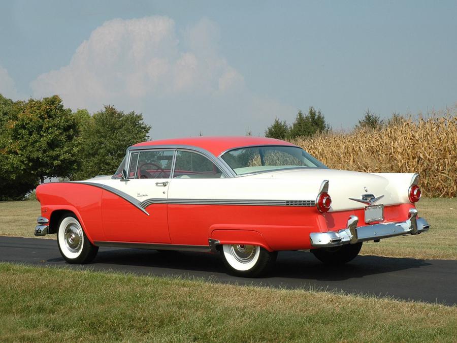 Ford Fairlane Victoria Hardtop Coupe 1956 года  (фото 34 из 49)